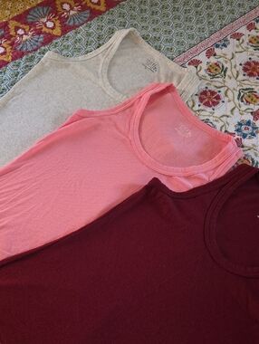 Time and Tru Lt Gray Heather, Burgundy &  Coral Pink Ribbed Tank Top